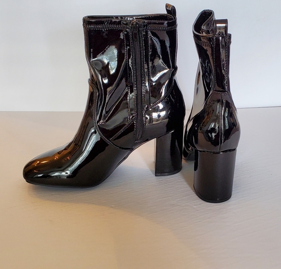 Ladies shiny black patent boot - Picture 3 of 3